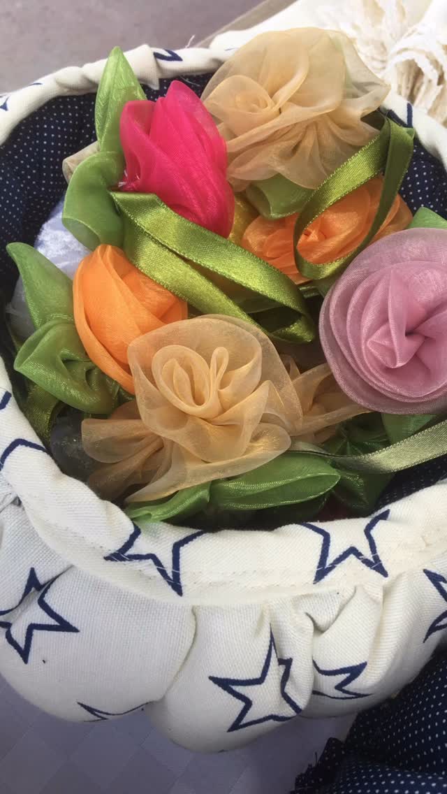 Renkli Organza Gül Dekoru